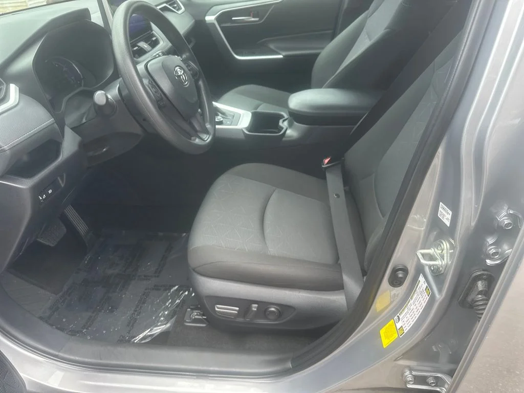 Used 2024 Silver Toyota XLE image 8