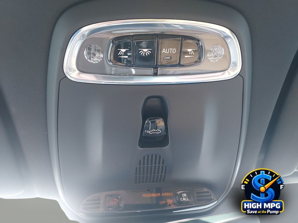 Used 2021 Blue Volvo T5 Inscription image 11