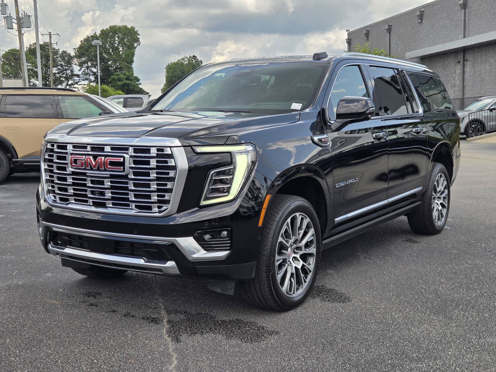 Used 2026 NOIR ONYX GMC Denali image 1