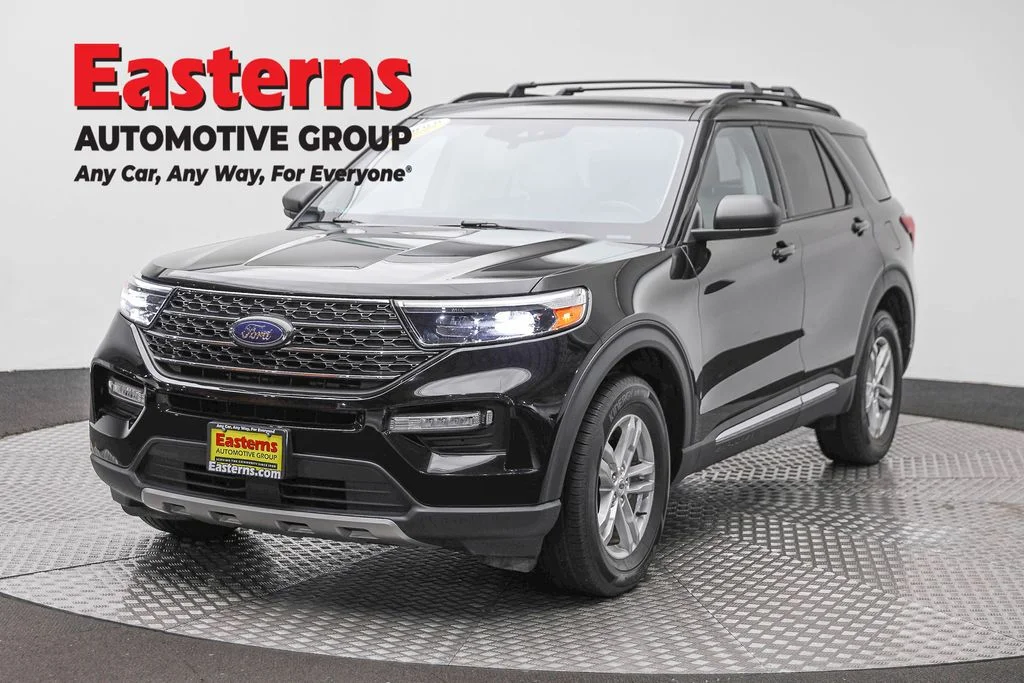 Used 2022 Black Ford XLT image 1