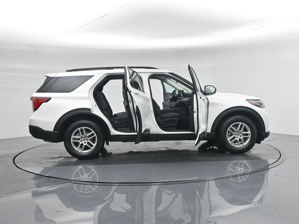 New 2026 Star White Metallic Tri-Coat Ford Active image 35