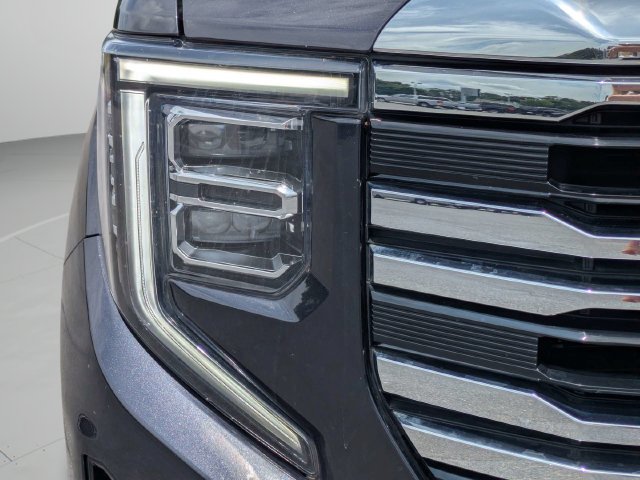 Used 2022 Titanium Rush Metallic GMC SLT image 28