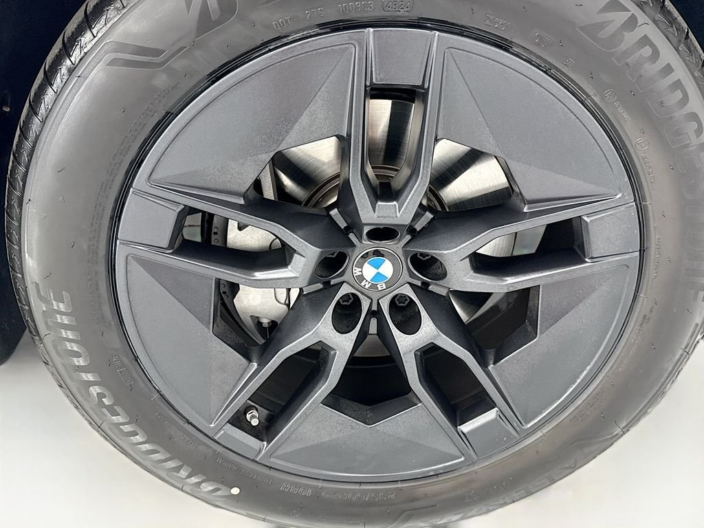 2026 BMW iX 60 - Photo 30