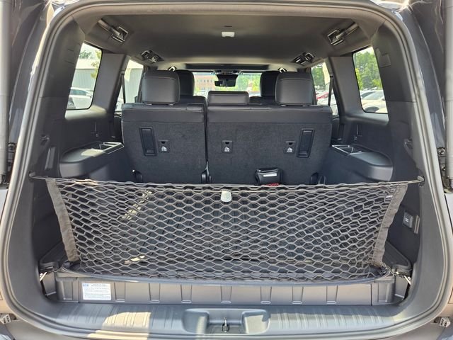 Used 2025  Toyota Base image 18