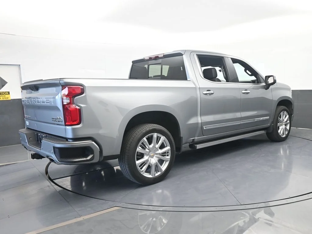 Used 2024 Sterling Gray Metallic Chevrolet High Country image 5