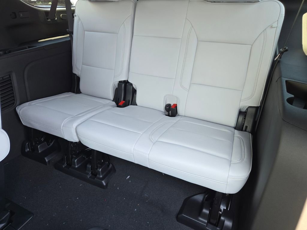 2025 Chevrolet Suburban Premier - Photo 7