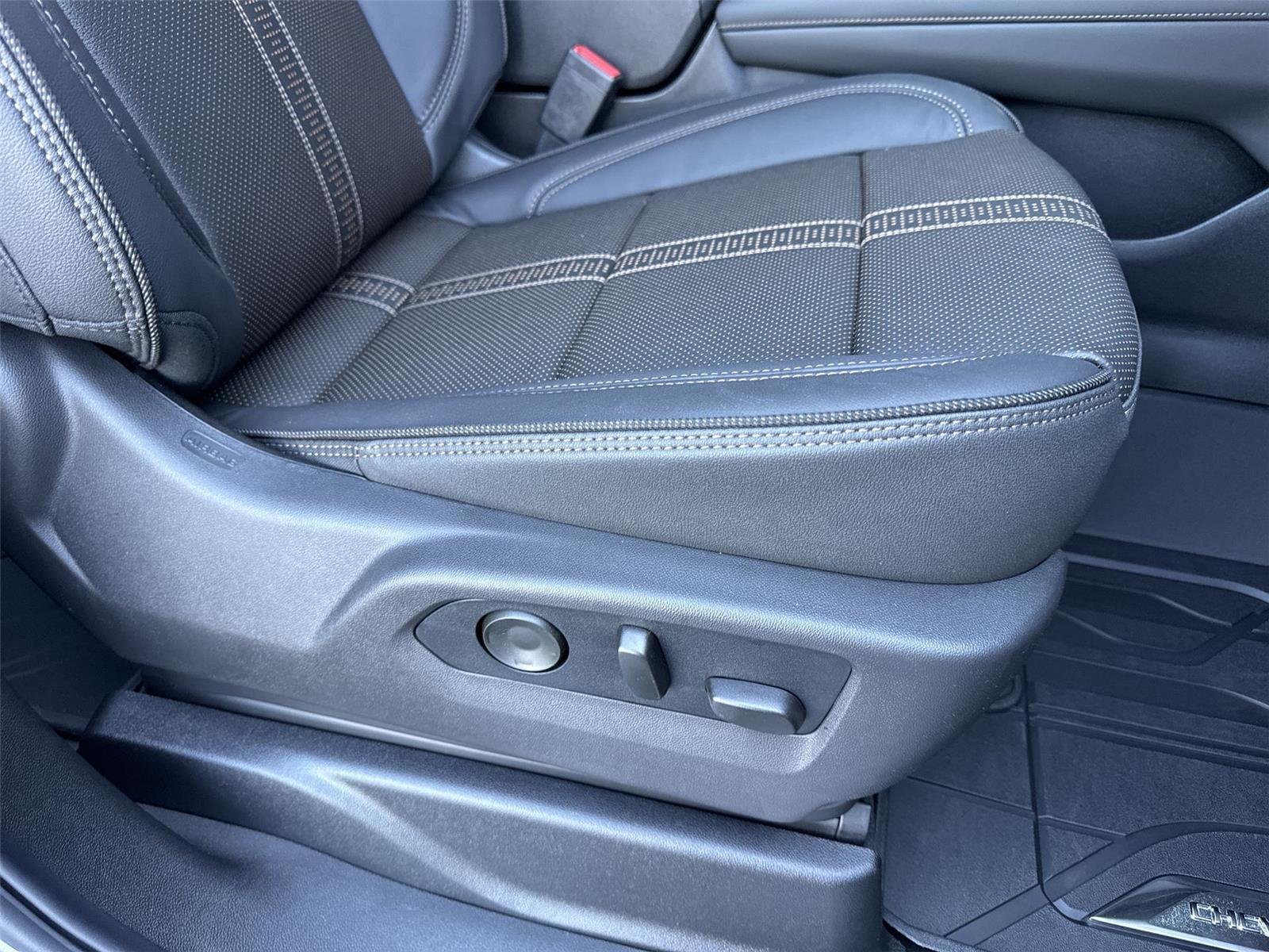 New 2026 Sterling Gray Metallic Chevrolet High Country image 35