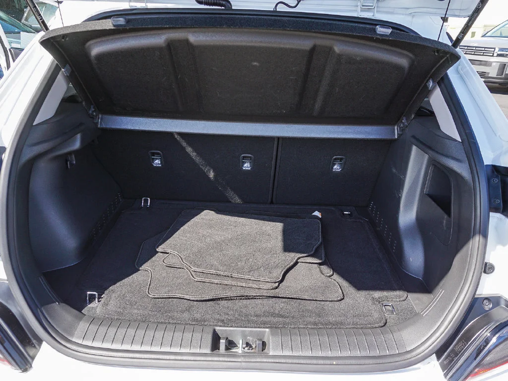 Used 2022 White Hyundai SEL image 25