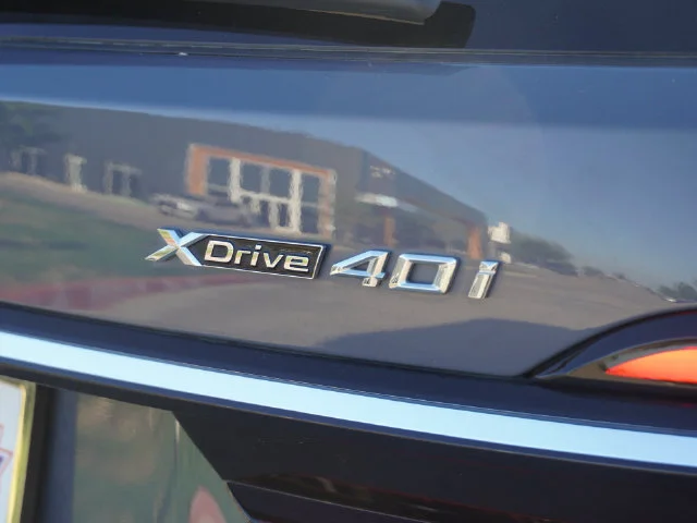Used 2024 Brown BMW xDrive40i image 17