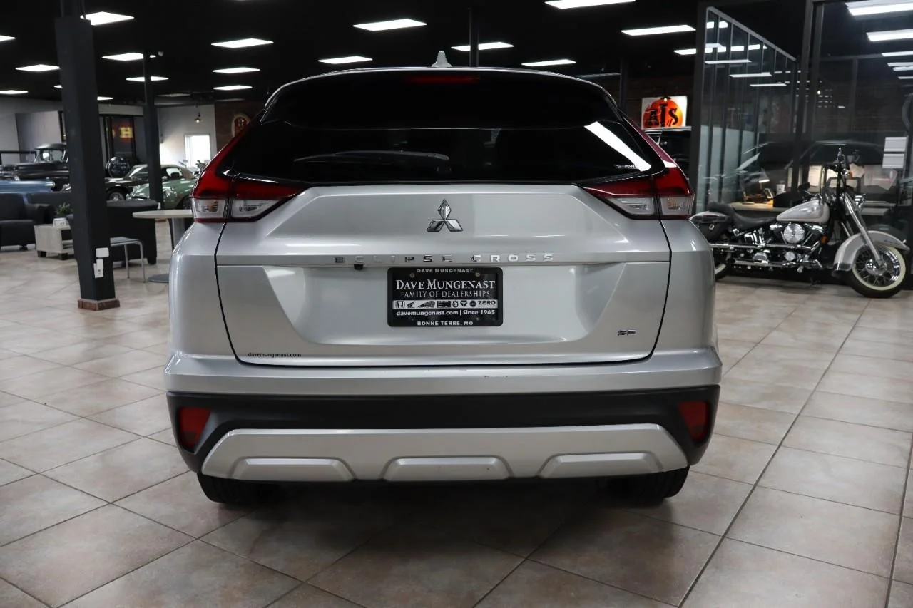 Used 2024 Alloy Silver Metallic Mitsubishi SE image 4