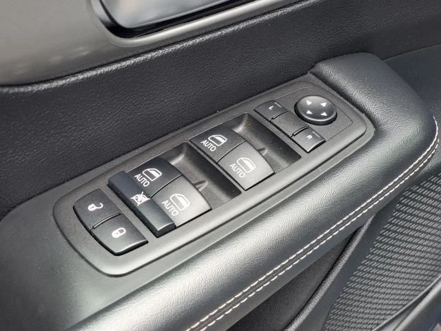 Used 2025 Fathom Blue Pearlcoat Chrysler Select image 20