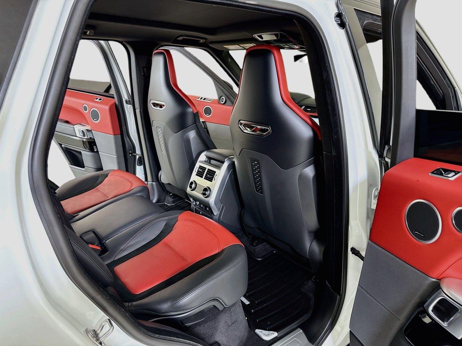 Used 2022 Fuji White Land Rover SVR image 27