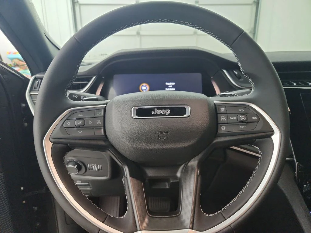 New 2026 Baltic Gray Metallic Clearcoat Jeep Laredo image 22