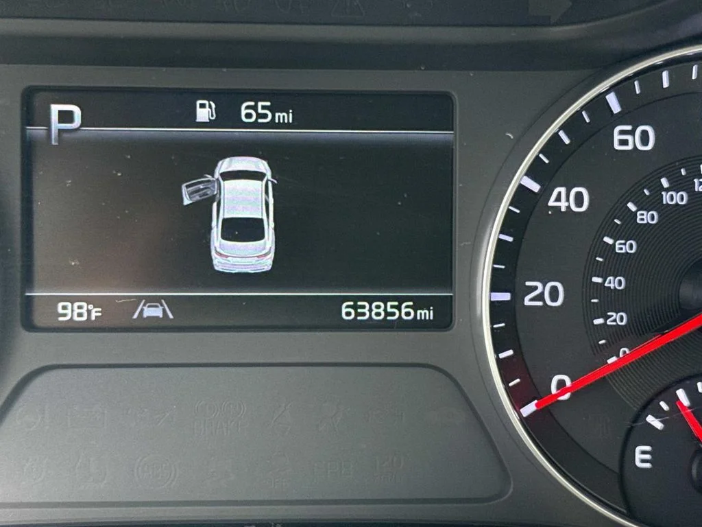 Used 2022 Gray Kia LXS image 37