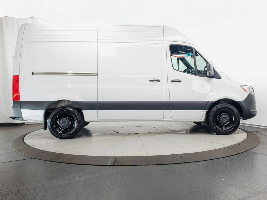 Used 2025 Arctic White Mercedes-Benz Cargo 144 WB image 21
