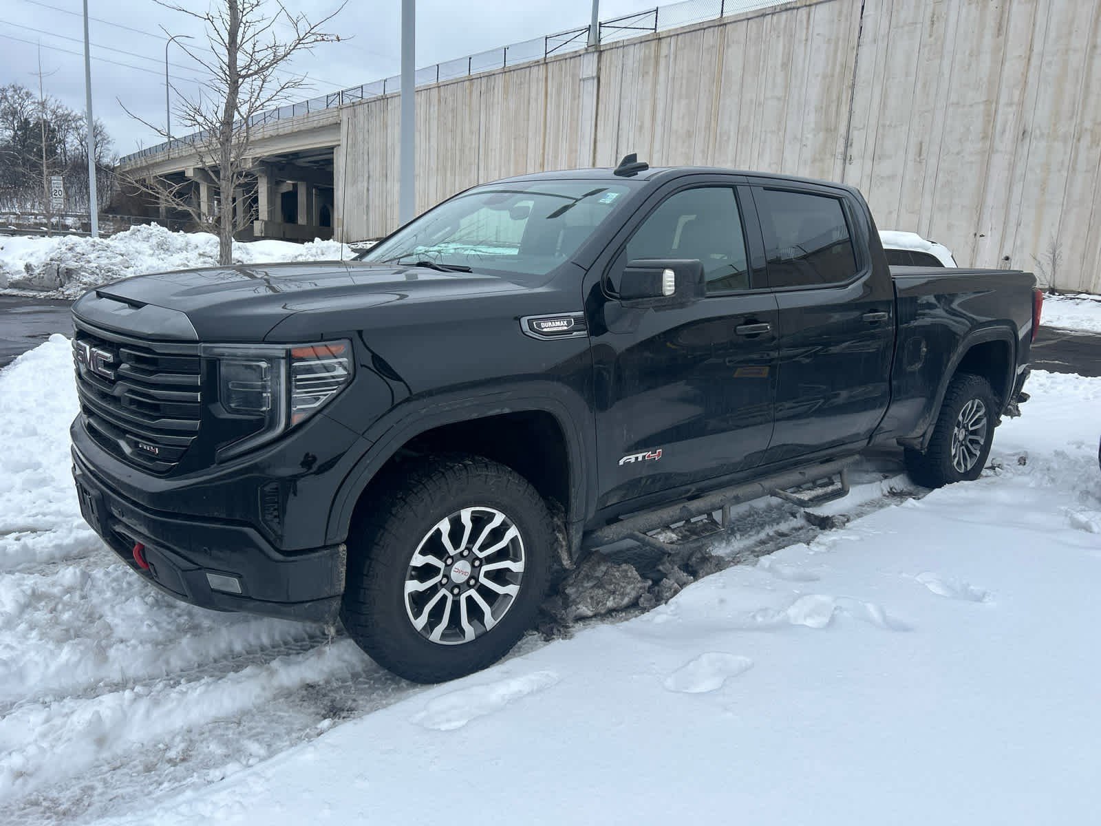 Used 2022 GMC Sierra 1500 AT4 with VIN 1GTUUEET9NZ505916 for sale in Minneapolis, Minnesota
