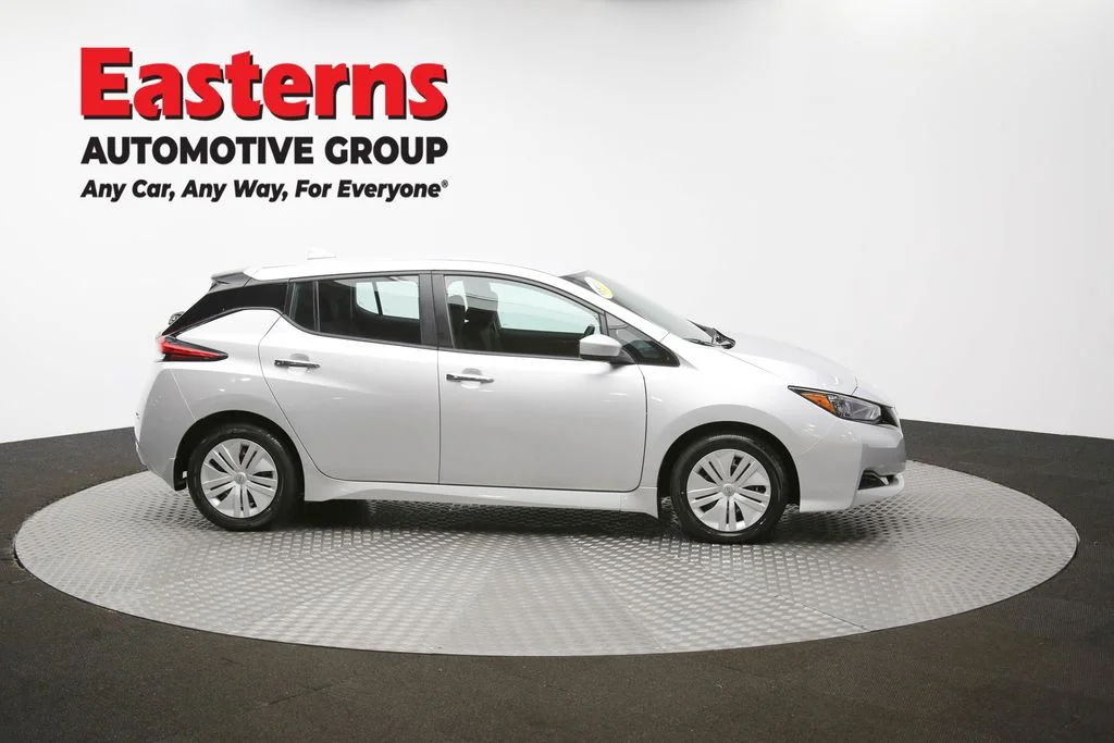 Used 2023 Silver Nissan S image 41