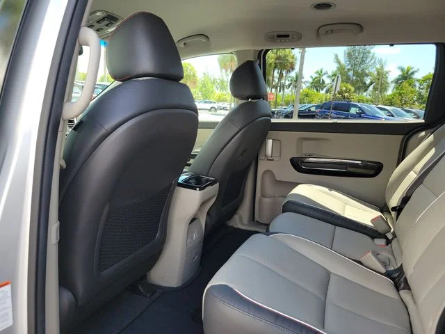 Used 2015 Silver Kia EX image 9