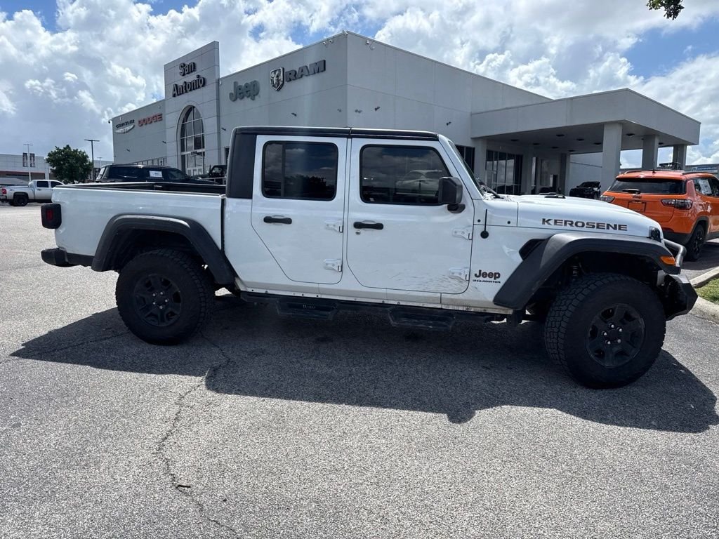 Used 2023 White Jeep Mojave image 8