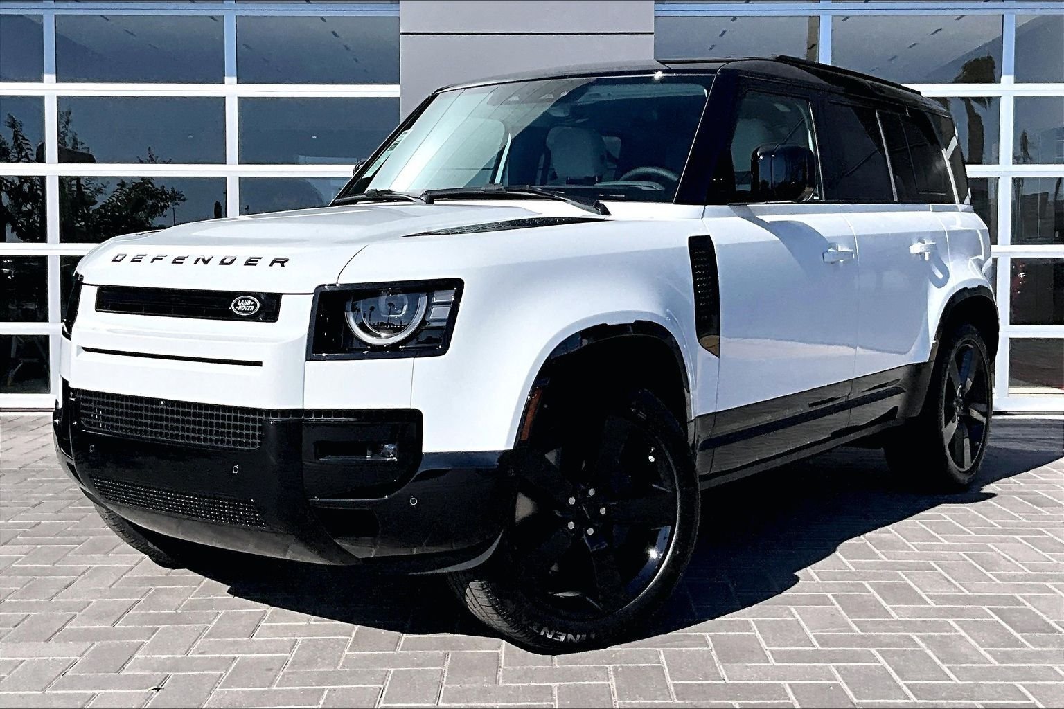 New 2026 Fuji White Land Rover X-Dynamic SE image 1