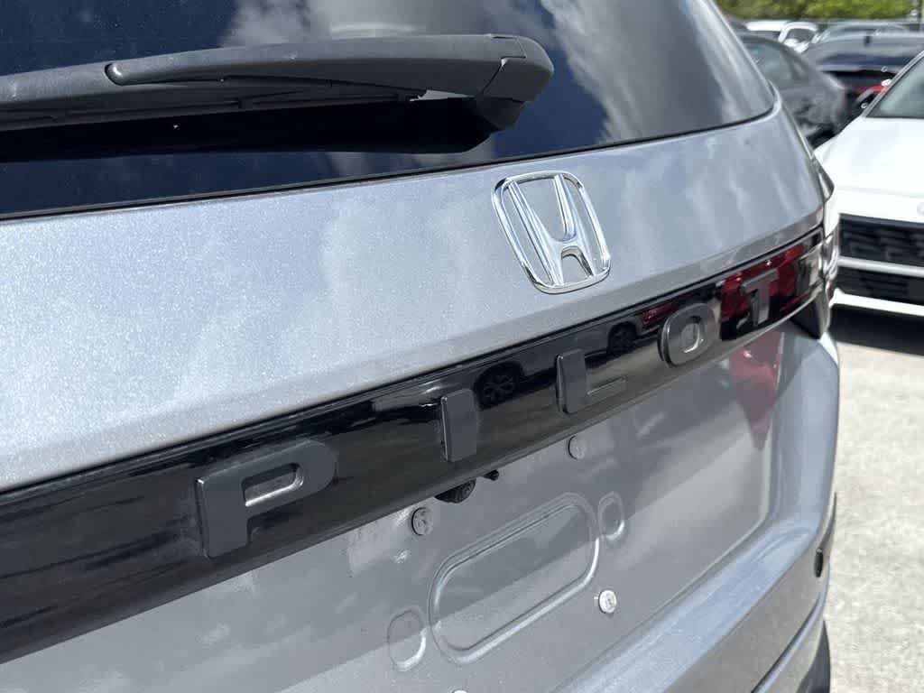 Used 2025 Lunar Silver Metallic Honda TrailSport image 10