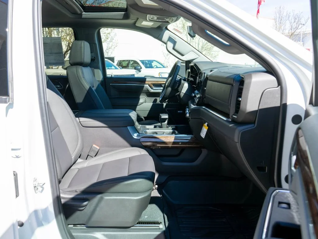 New 2026 Summit White GMC Elevation image 10