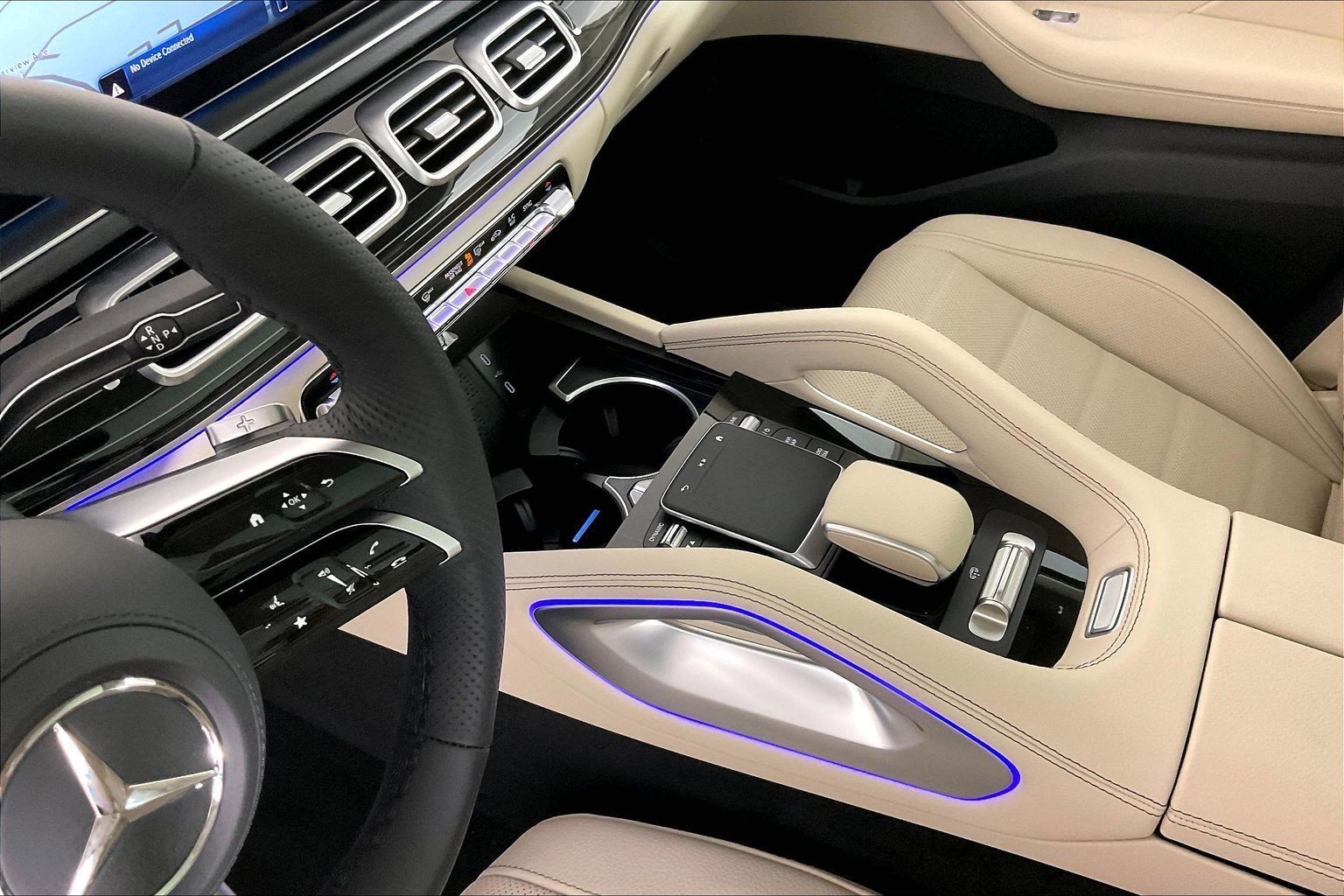 New 2026 MANUFAKTUR Moonlight White Metallic Mercedes-Benz GLS 450 image 22