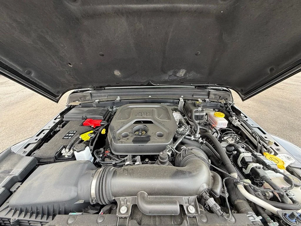 Used 2025 Black Jeep Sahara image 32