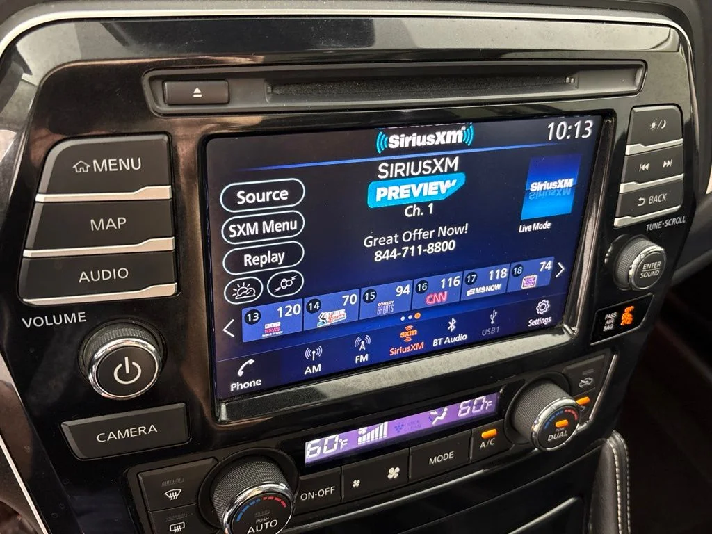Used 2020 Black Nissan Platinum image 29
