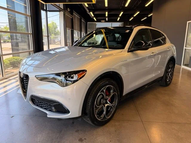 2026 Alfa Romeo Stelvio Base