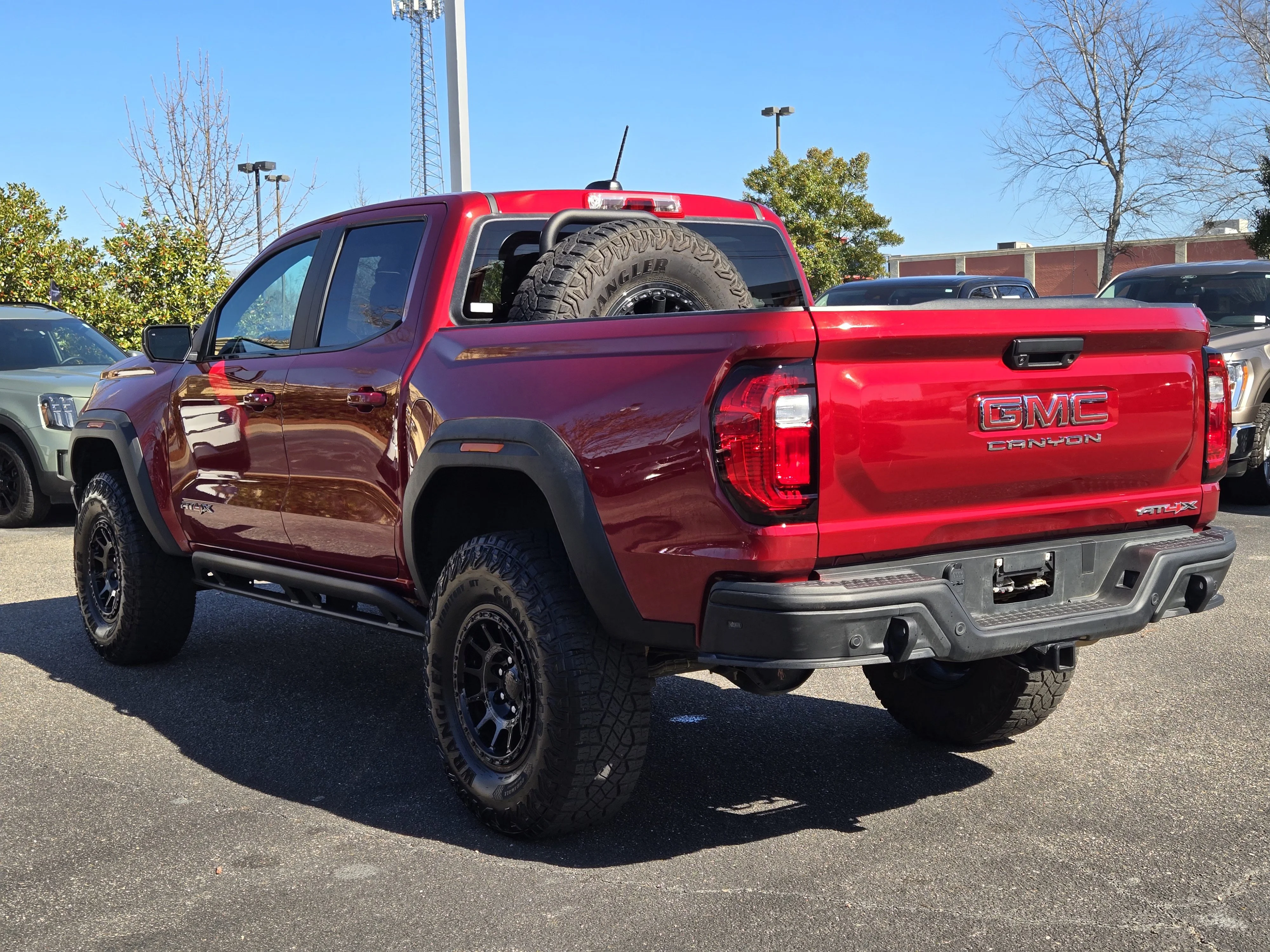 2024 GMC Canyon AT4X - Photo 8