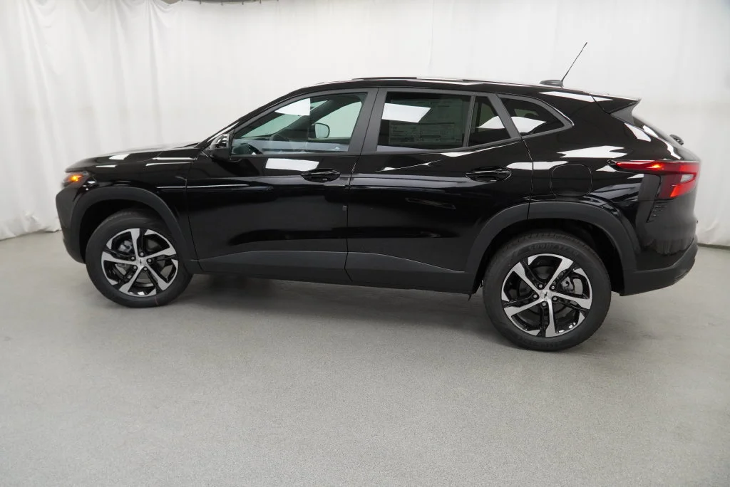 New 2026 Mosaic Black Metallic Chevrolet 1RS image 6