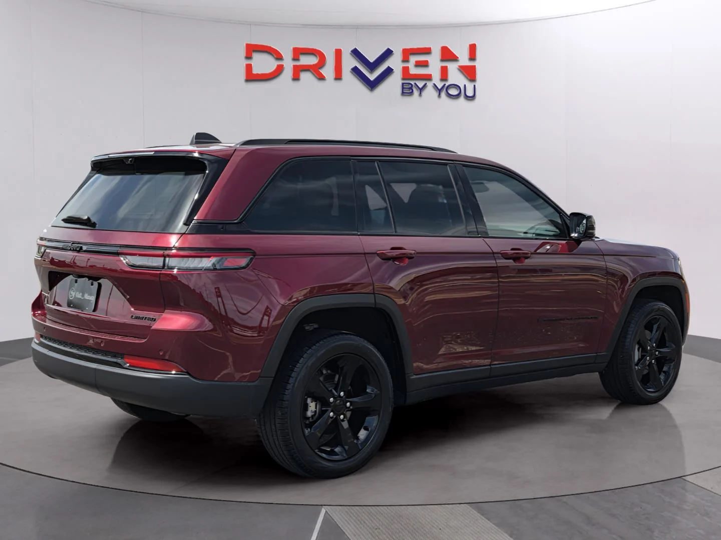 Used 2025 Velvet Red Pearlcoat Jeep Limited image 5