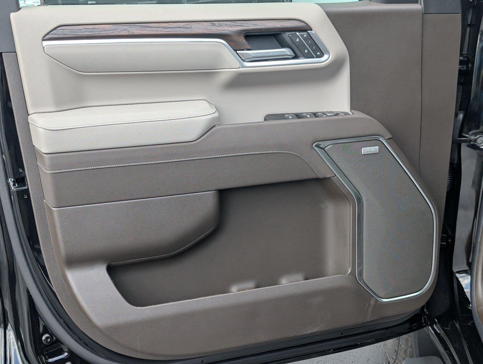 New 2026 Onyx Black GMC SLT image 14