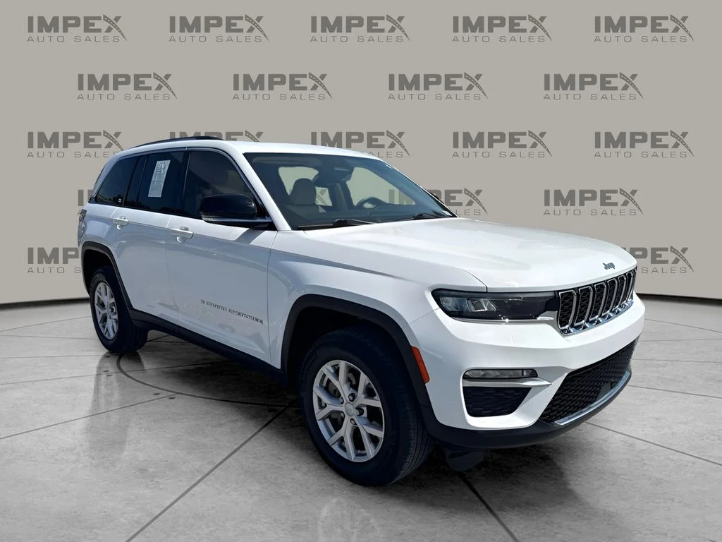 Used 2022 White Jeep Limited image 4