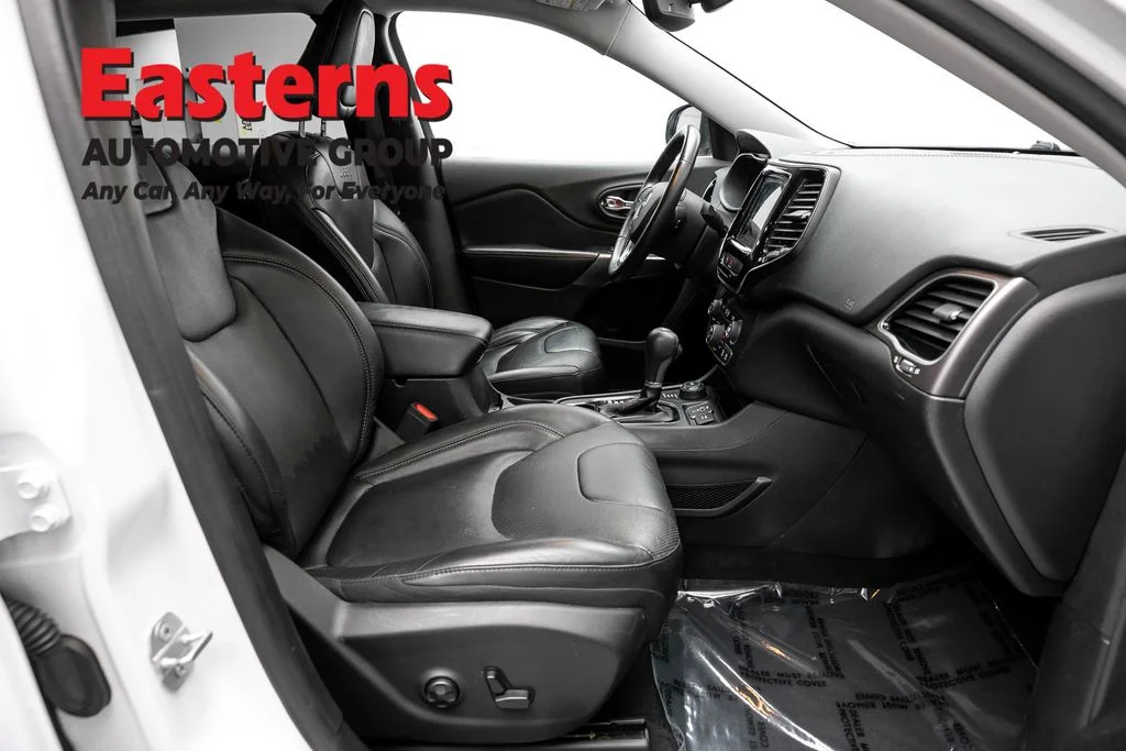 Used 2019 White Jeep Limited image 26