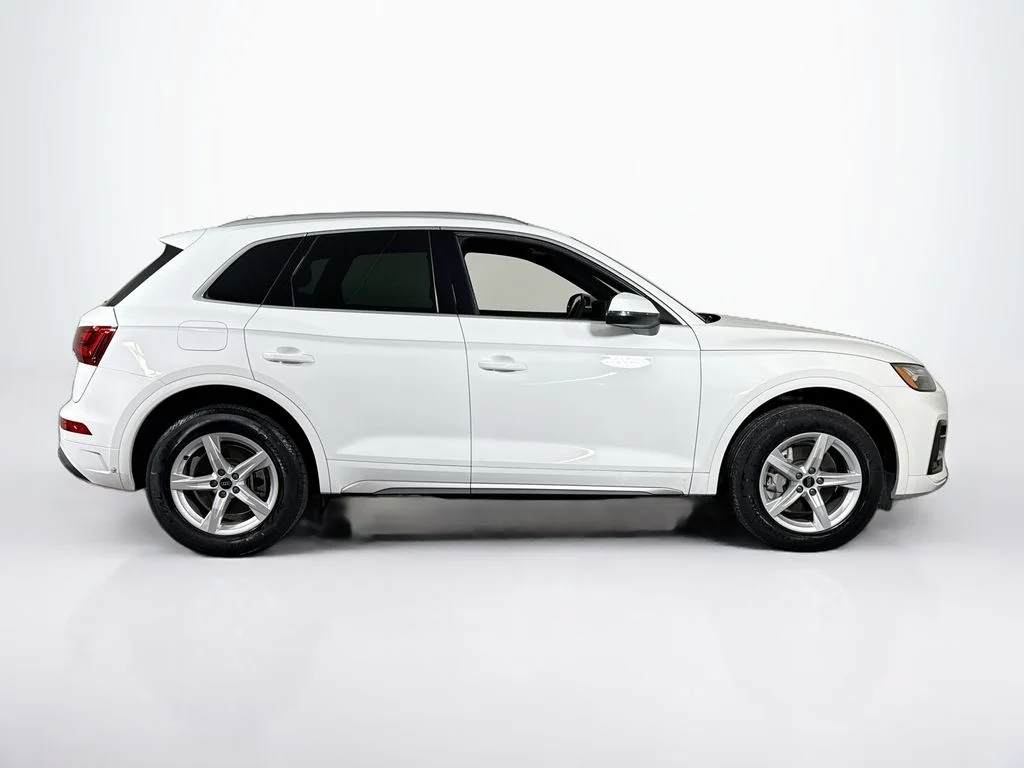 Used 2023 Ibis White Audi 40 Premium image 6