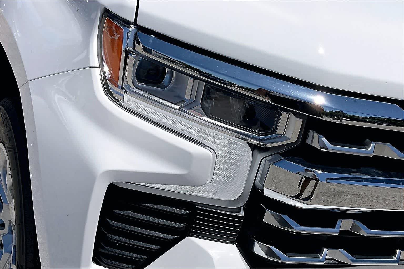 New 2026 Summit White Chevrolet LTZ image 13