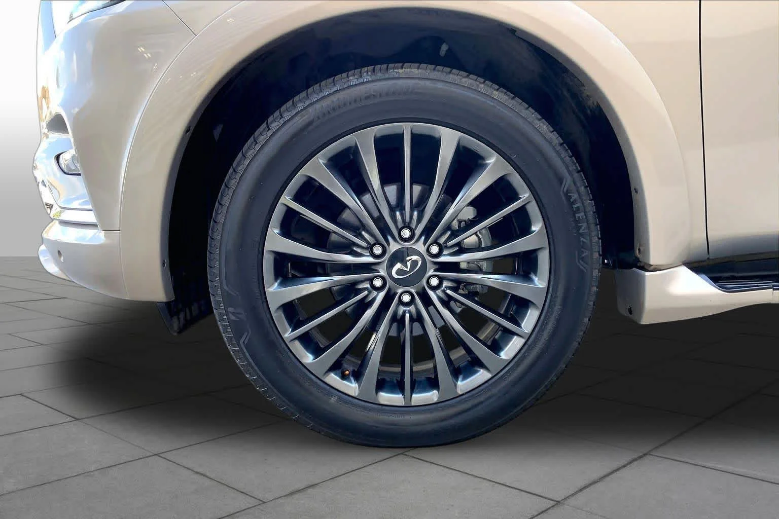 Used 2023 Champagne Quartz INFINITI PREMIUM SELECT image 11
