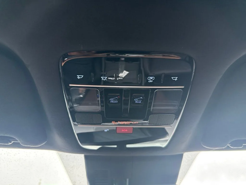 Used 2025 Silver Hyundai Calligraphy image 19