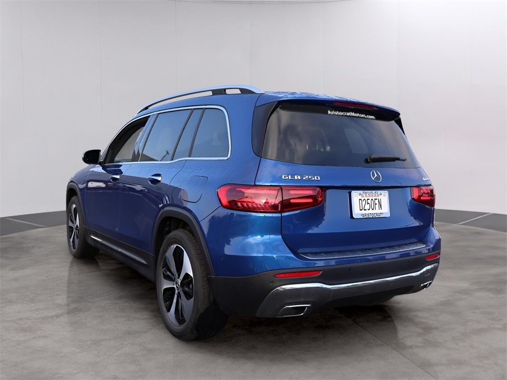 2025 Mercedes Benz GLB 250 4MATIC photo 3