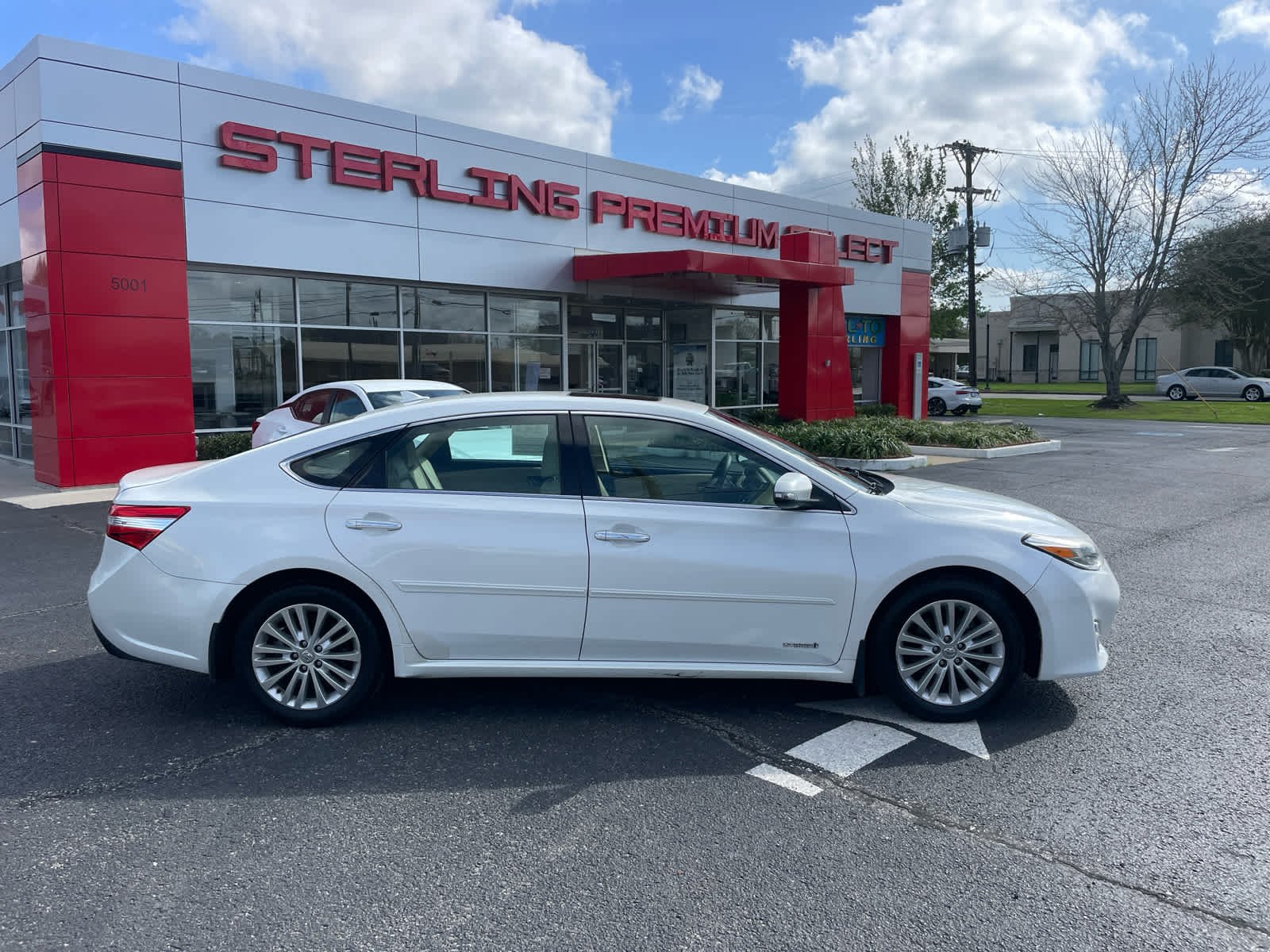 2014 Toyota Avalon Limited Hybrid