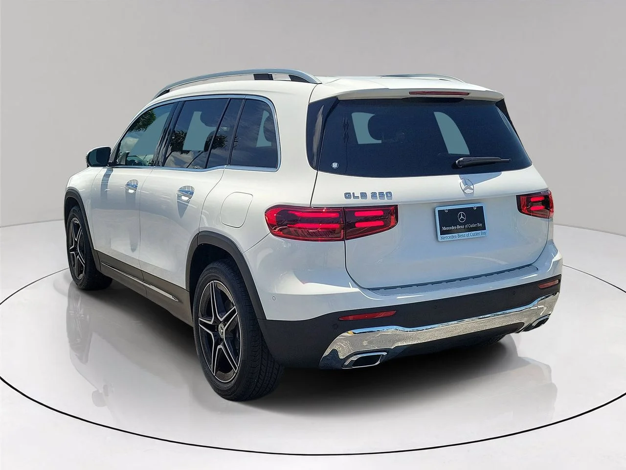 New 2026 Polar White Mercedes-Benz GLB 250 image 6
