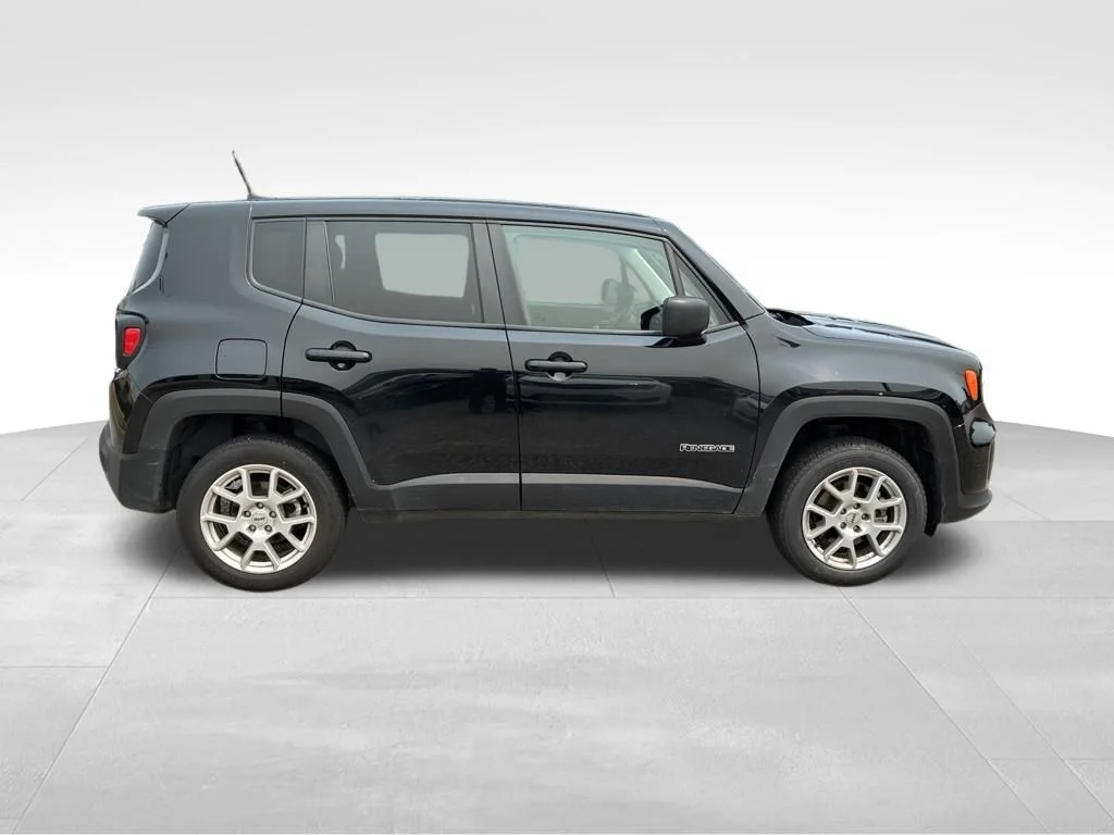 Used 2023 Black Jeep Latitude image 7