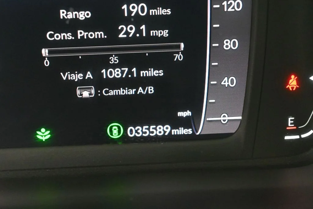 Used 2025 Gray Honda SE image 27
