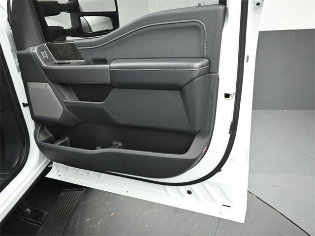 2025 FORD F-250 - Image 31