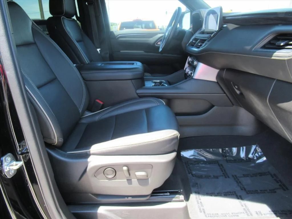 Used 2022 Black GMC SLT image 10