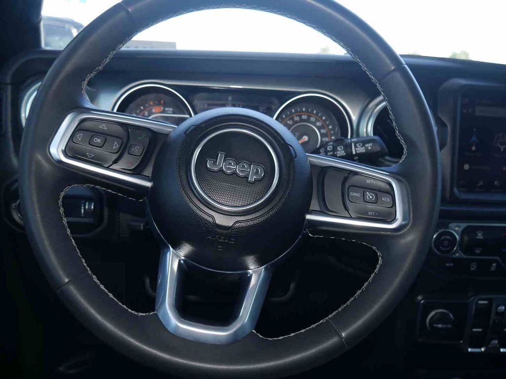 Used 2023 Green Jeep Sahara image 39