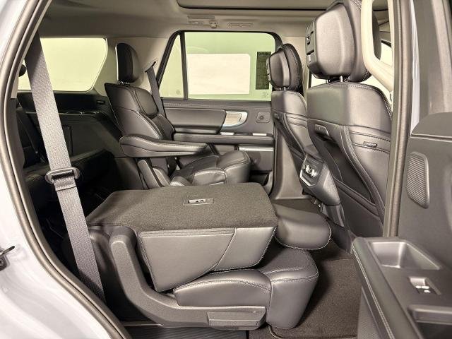 New 2026 Glacier Gray Metallic Tri-Coat Ford Platinum® image 67