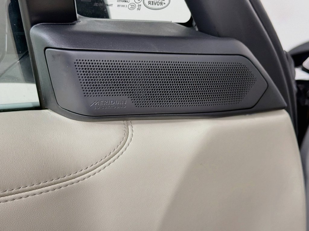 New 2027 Fuji White Land Rover SE image 19